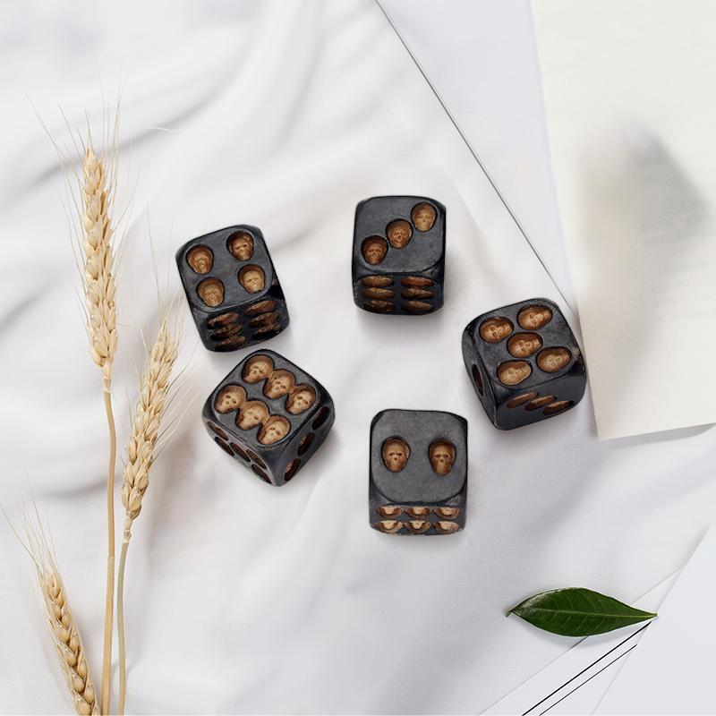 Black Skull Balance Dice