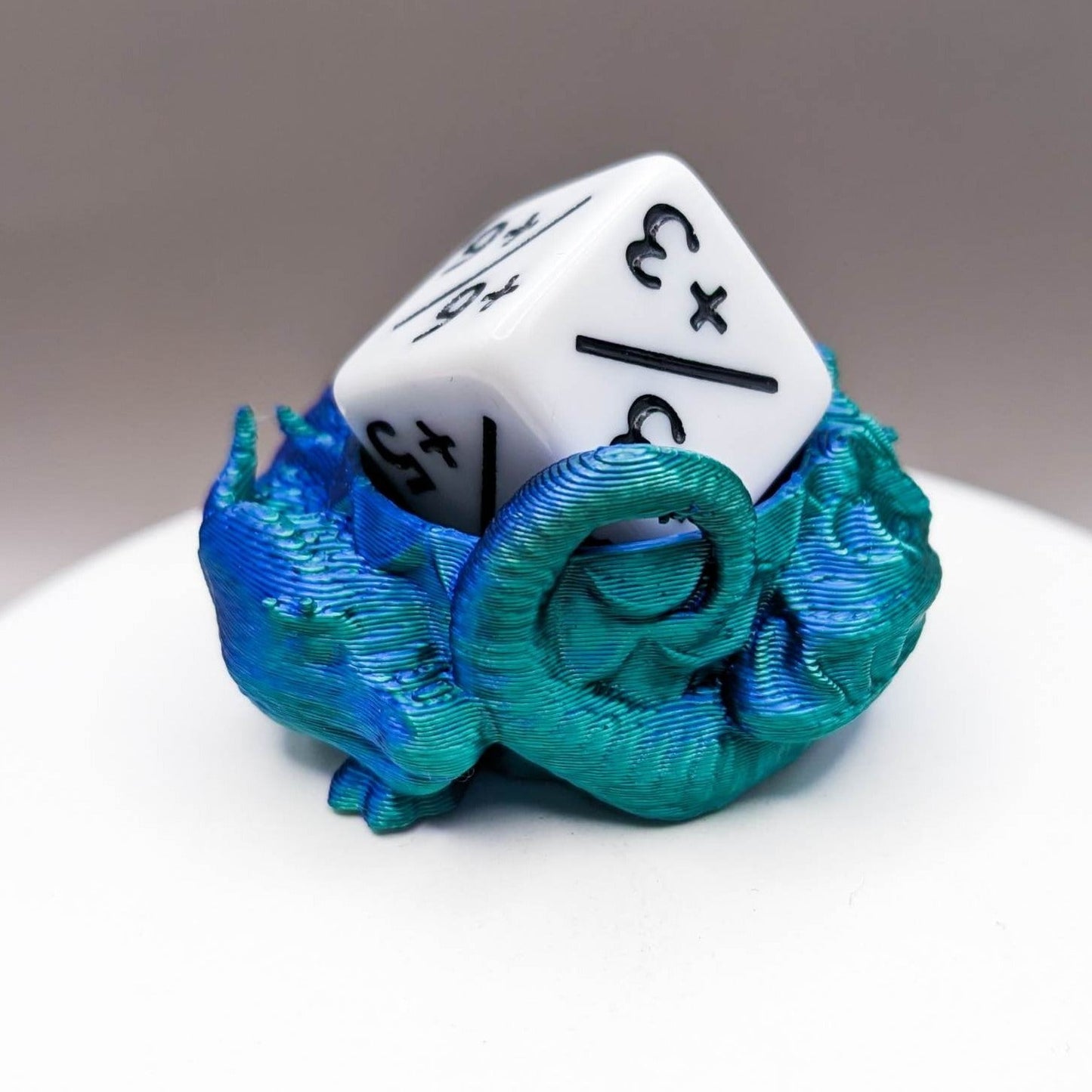 DRAGON DICE GUARDIAN  (Random Color)