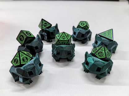 Bulbasaur d20 dice holder + Mystery D20 (Random Color)