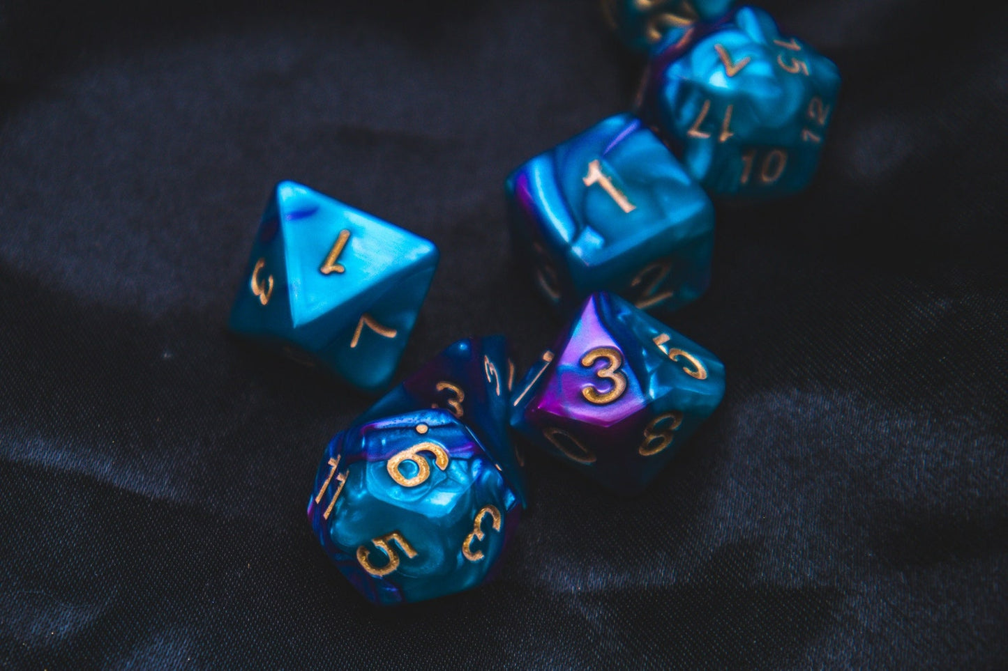 Faerie Fire Polyhedral dice set