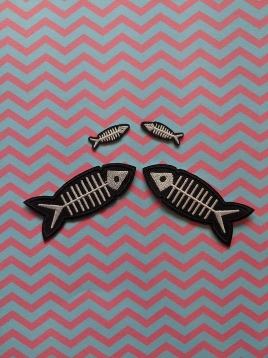 Big Fish Little Fish // Bone Skeleton Small Embroidered Iron Sew On Patch Applique Craft Set Pair Grunge Punk Metal Motif Gothic Tattoo UK